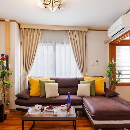 Naha Gajumaru Apartment Hotel 301 ภายนอก รูปภาพ